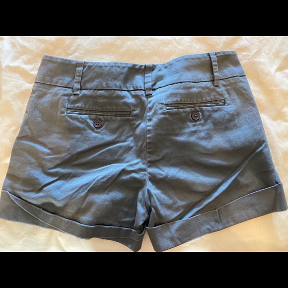 Ladies shorts - Picture 3 of 3